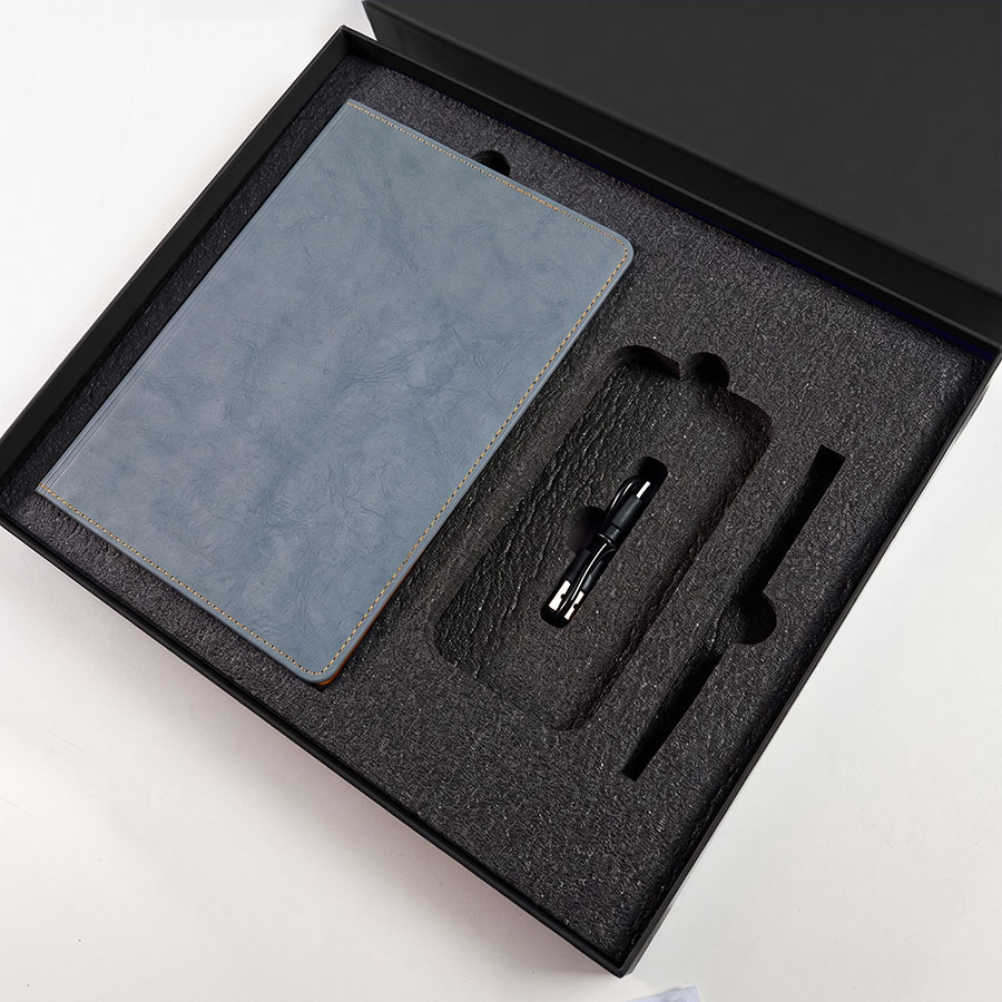 Набор подарочный EMBER: ежедневник и power bank в коробке с ложементом