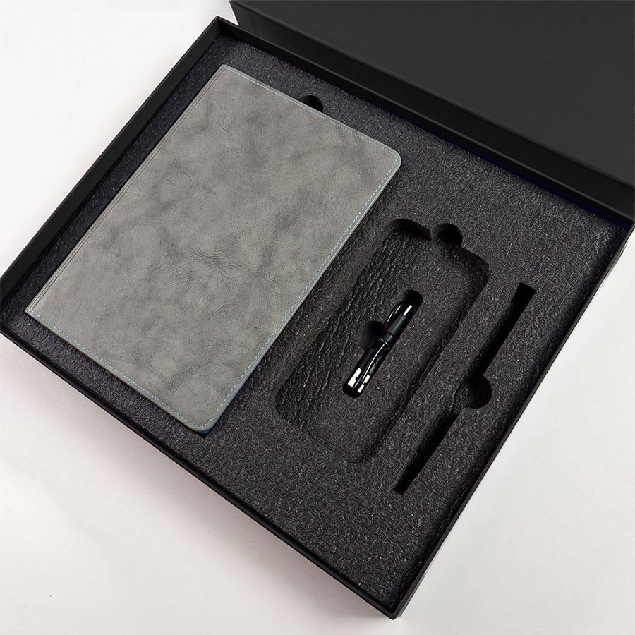 Набор подарочный EMBER: ежедневник и power bank в коробке с ложементом