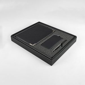 Набор подарочный KENNEDY: ежедневник, ручка и power bank в коробке  с ложементом